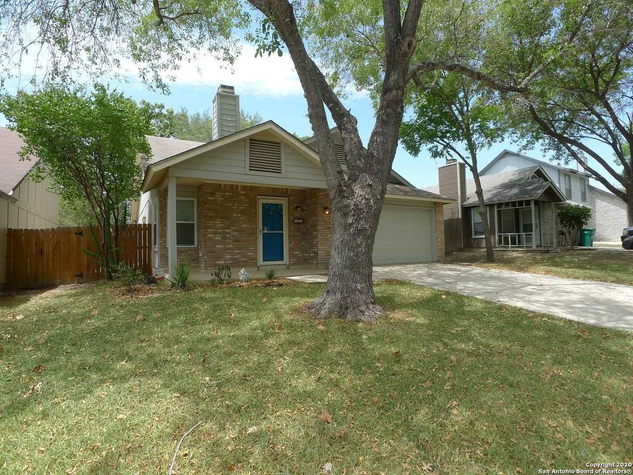 703 Meadow Gate - Photo 5 of 22