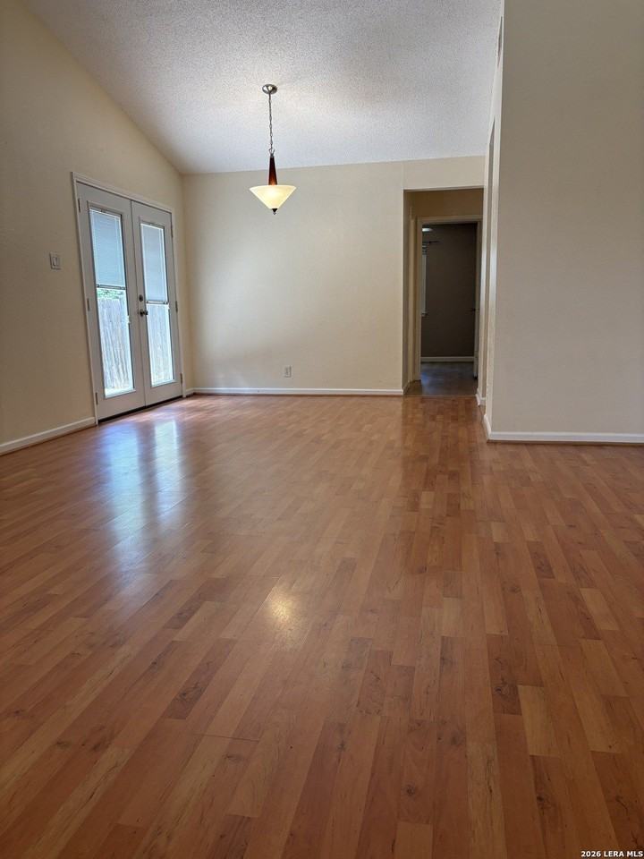 703 Meadow Gate - Photo 7 of 22