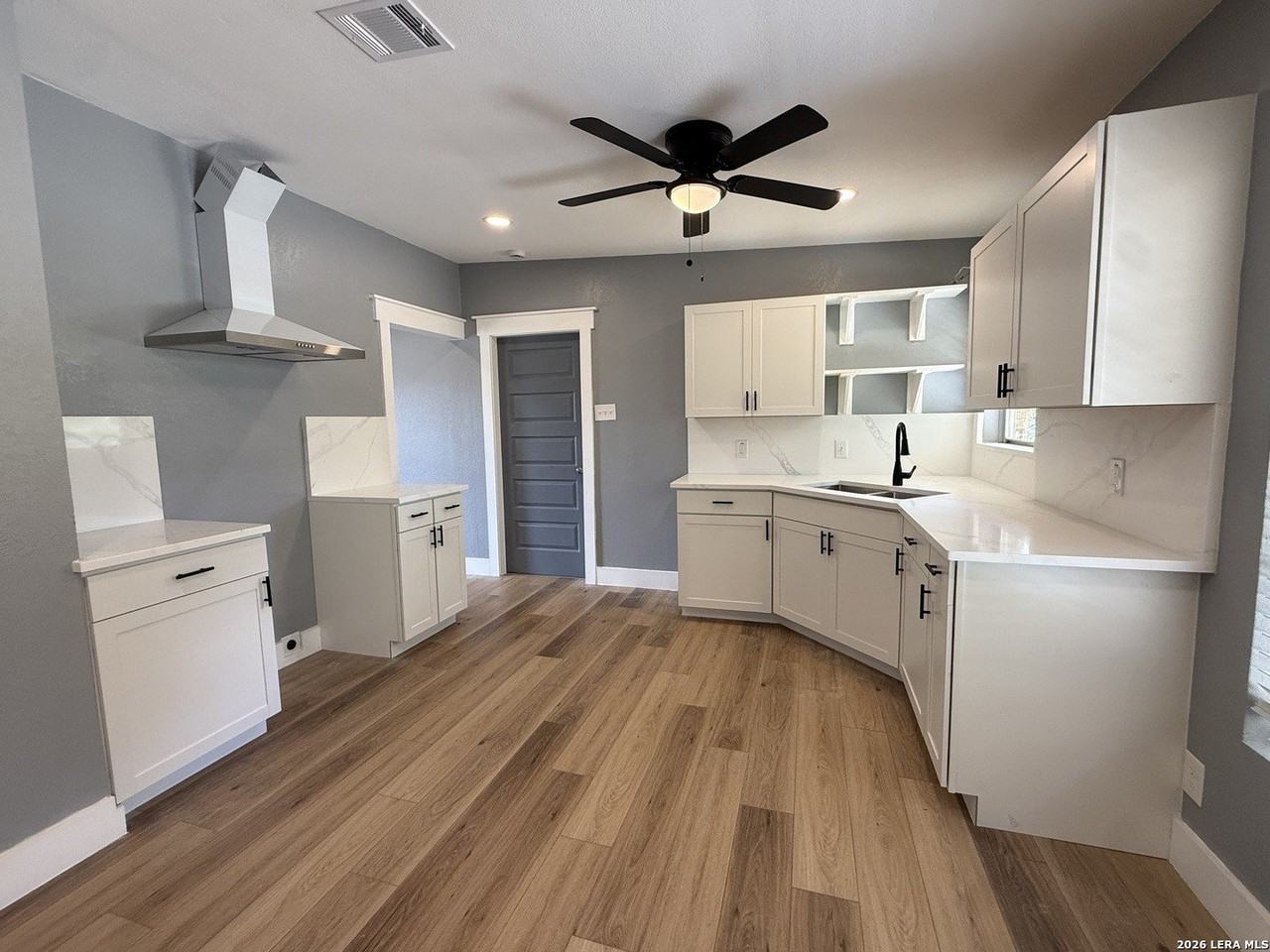 4410 Trailwood Dr - Photo 6 of 16