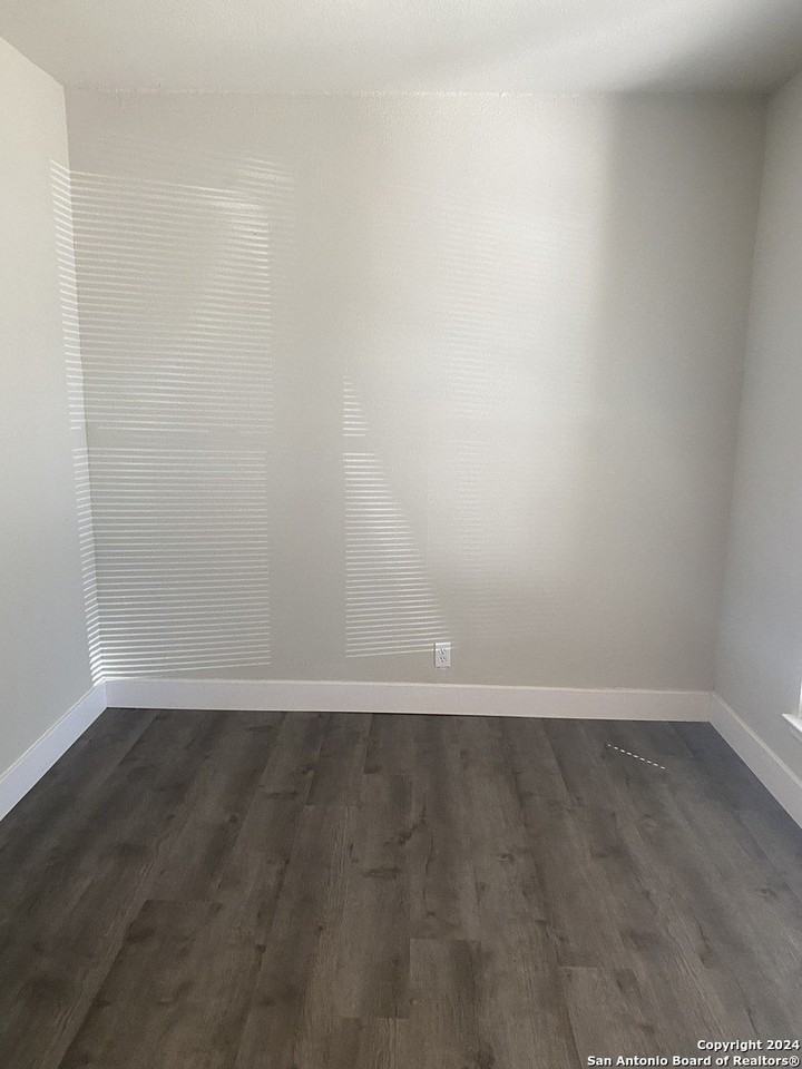 9526 Dunhill - Photo 4 of 32