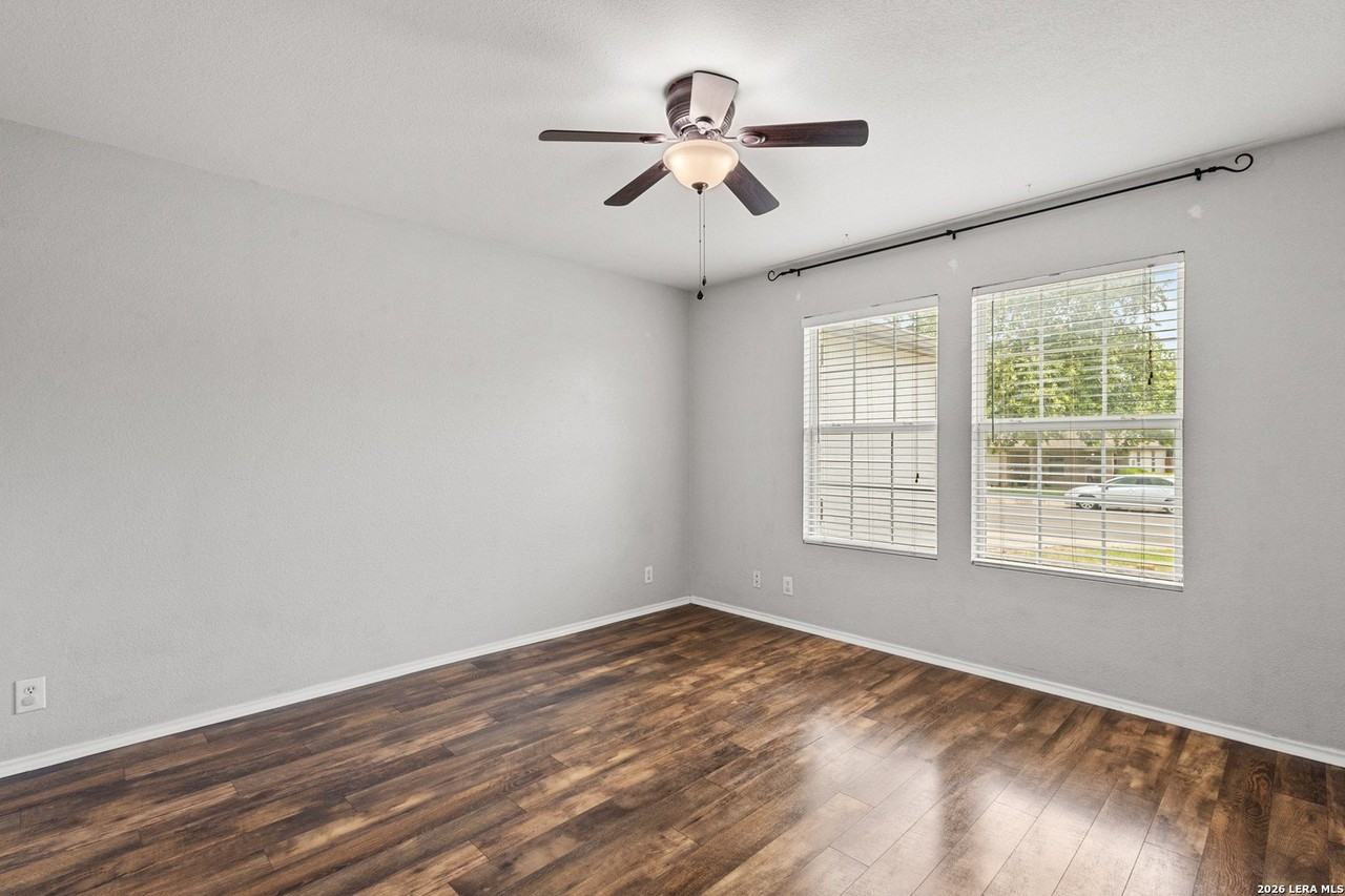140 Katie Ct - Photo 4 of 20