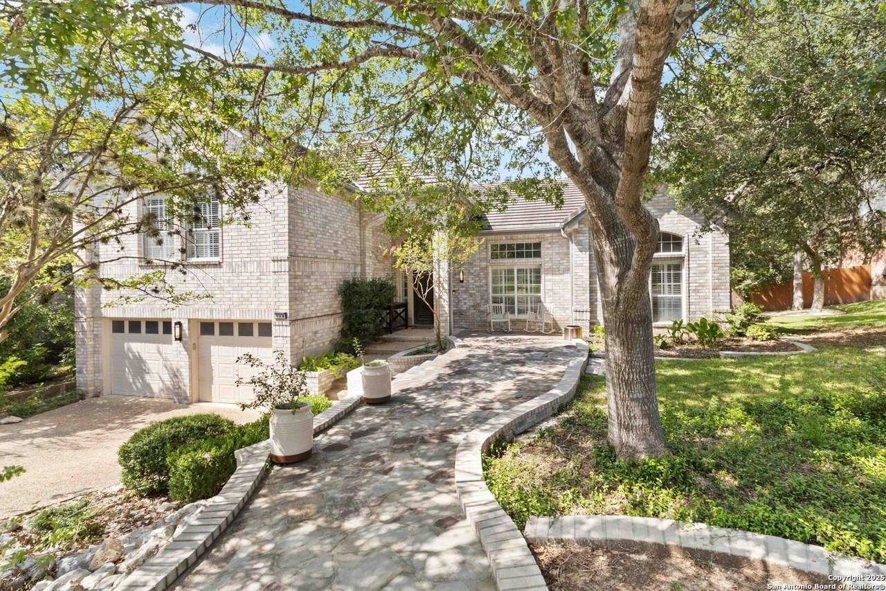 519 Mission Viejo - Photo 2 of 36