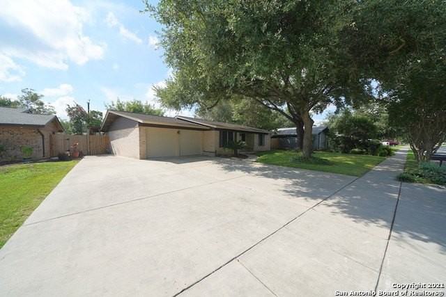 9802 La Rue St - Photo 4 of 42