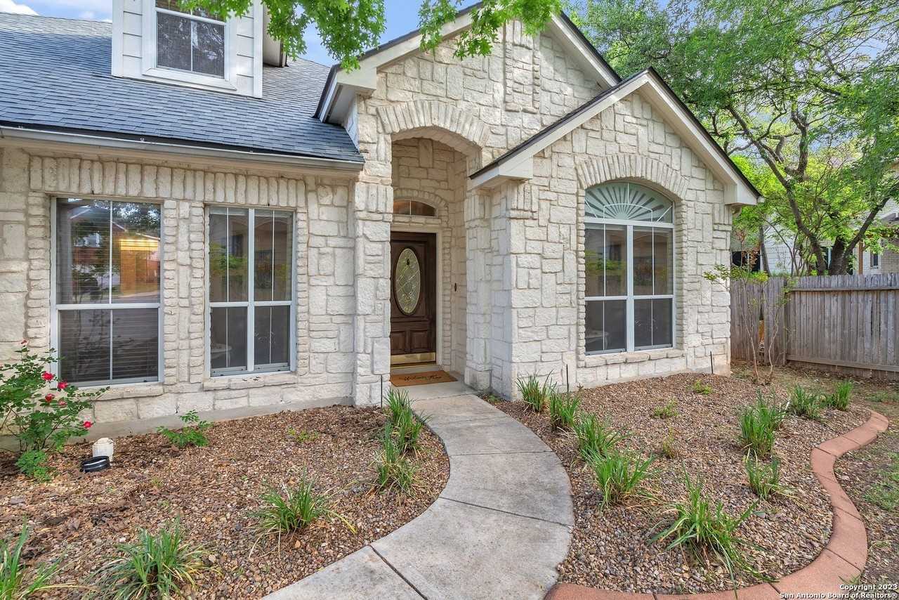 13443 Blackstone - Photo 2 of 28