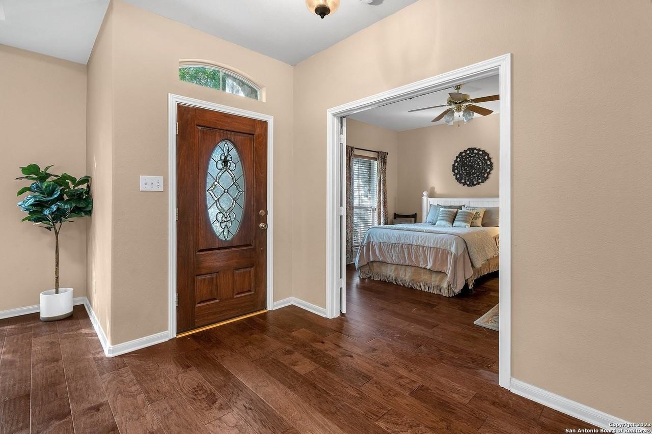 13443 Blackstone - Photo 4 of 28