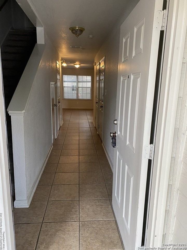13618 Woodstone Way - Photo 4 of 20