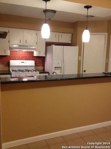 213 Royal Dr - Photo 3 of 18
