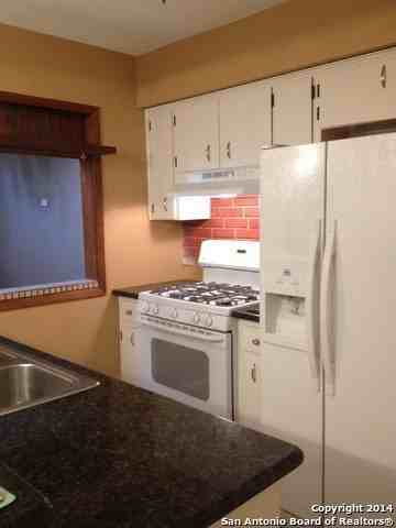 213 Royal Dr - Photo 4 of 18