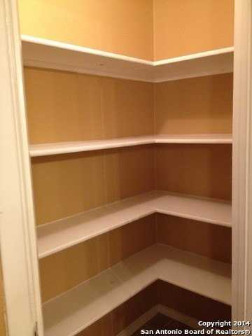 213 Royal Dr - Photo 5 of 18