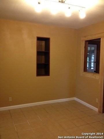 213 Royal Dr - Photo 6 of 18