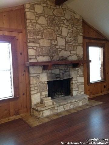 213 Royal Dr - Photo 7 of 18