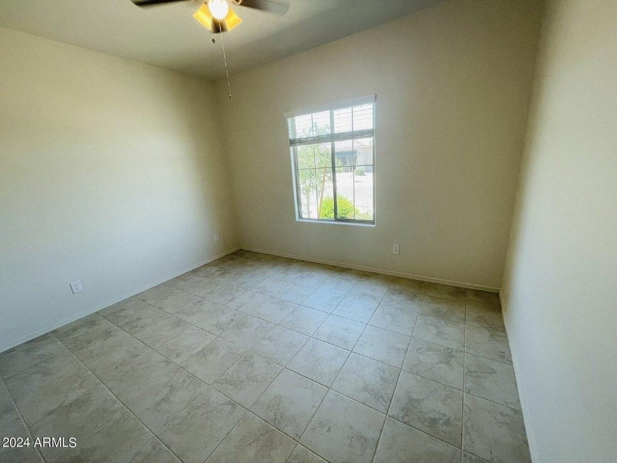 43691 W Yucca Ln - Photo 2 of 21