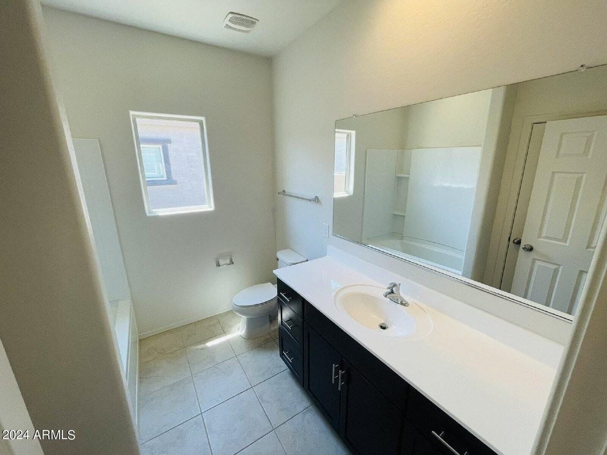43691 W Yucca Ln - Photo 5 of 21