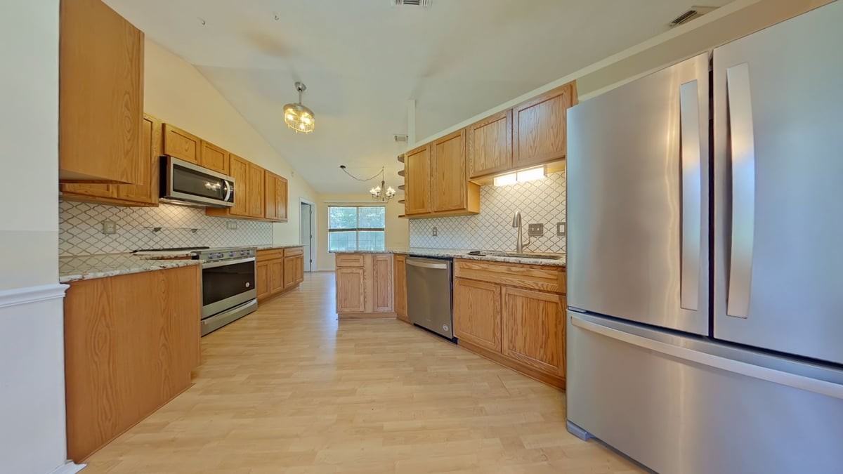 3341 Marion Oaks Way - Photo 4 of 18
