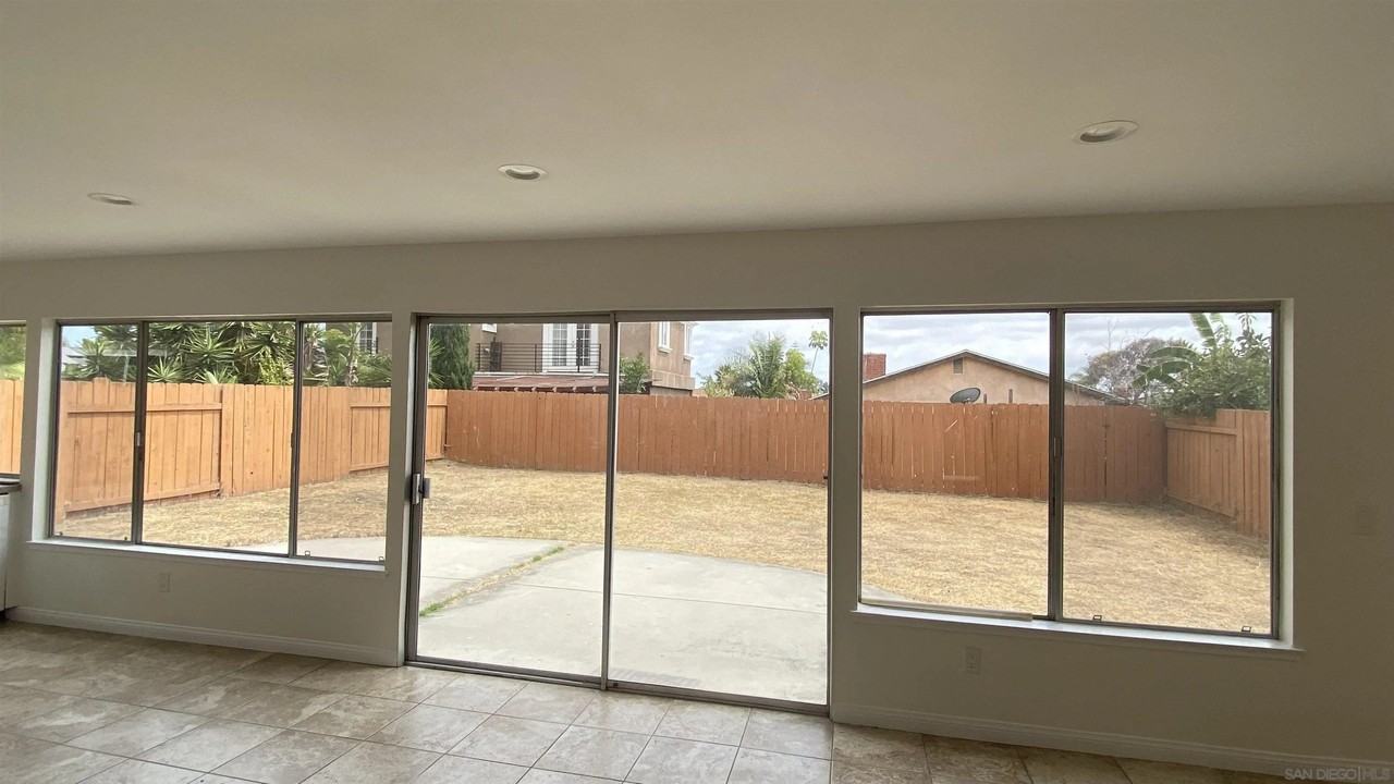 8703 Octans St - Photo 5 of 23