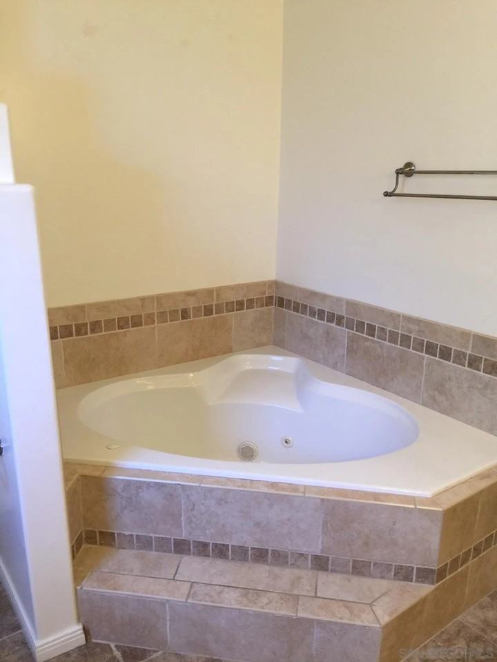 13801 Mercado Dr - Photo 7 of 28
