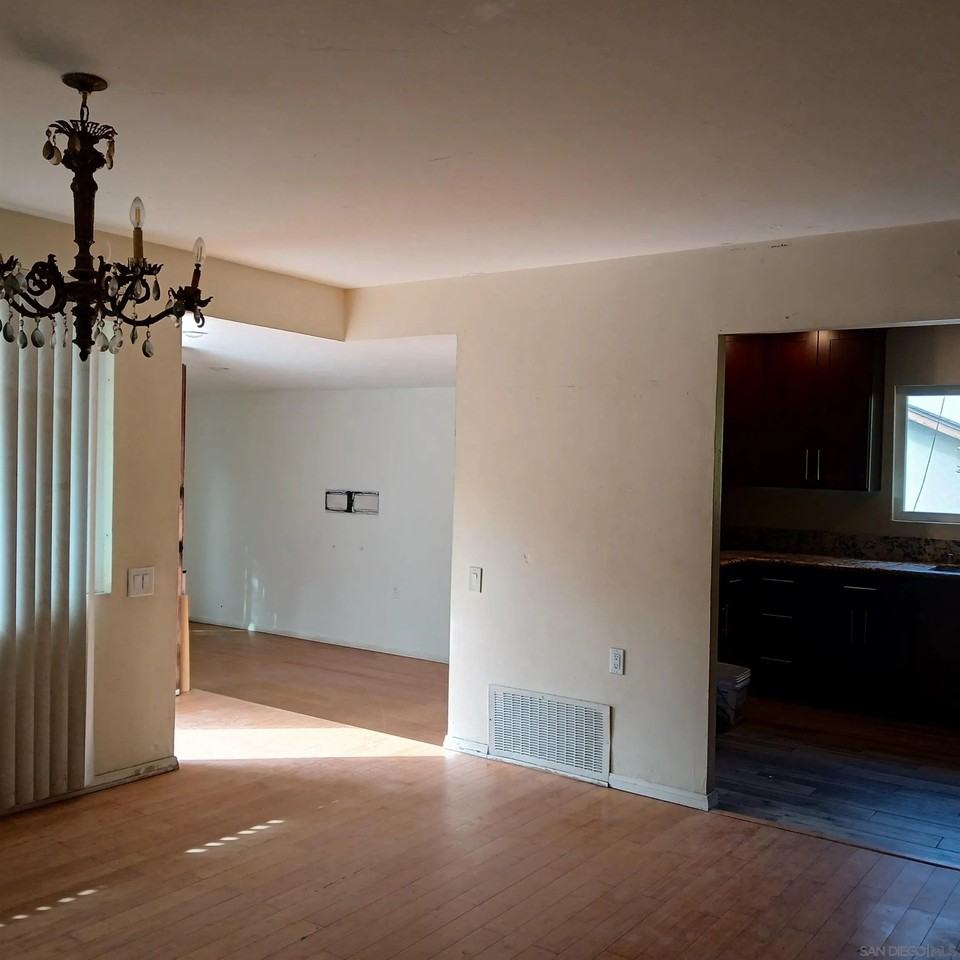 4849 54th St - Photo 3 of 15