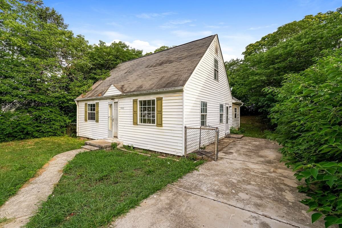 1103 Louise Rd - Photo 2 of 15