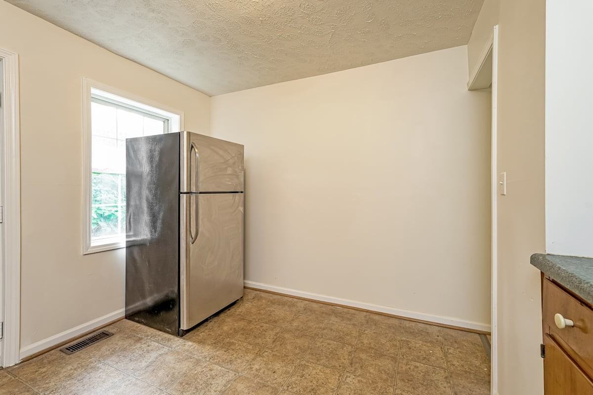 1103 Louise Rd - Photo 4 of 15