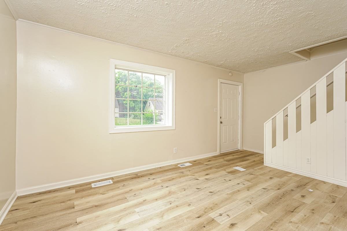 1103 Louise Rd - Photo 5 of 15