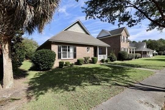 3192 Mayflower Ln - Photo 2 of 50