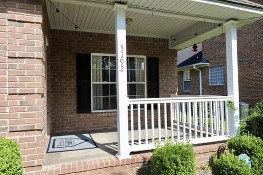 3192 Mayflower Ln - Photo 5 of 50