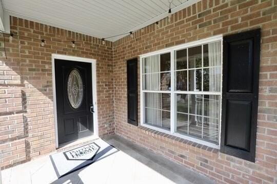 3192 Mayflower Ln - Photo 7 of 50