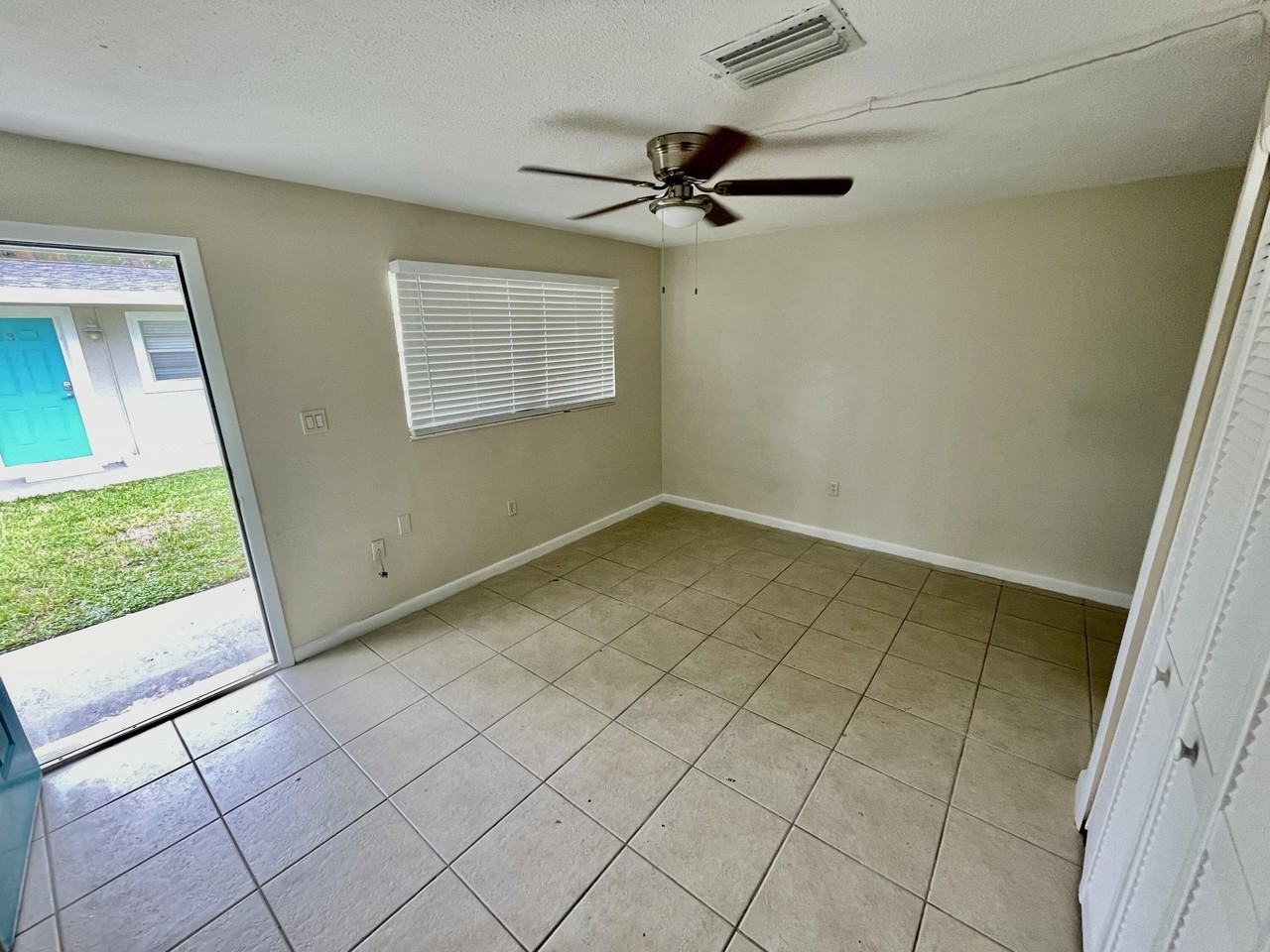 306 Johnson Ave #7 - Photo 4 of 7