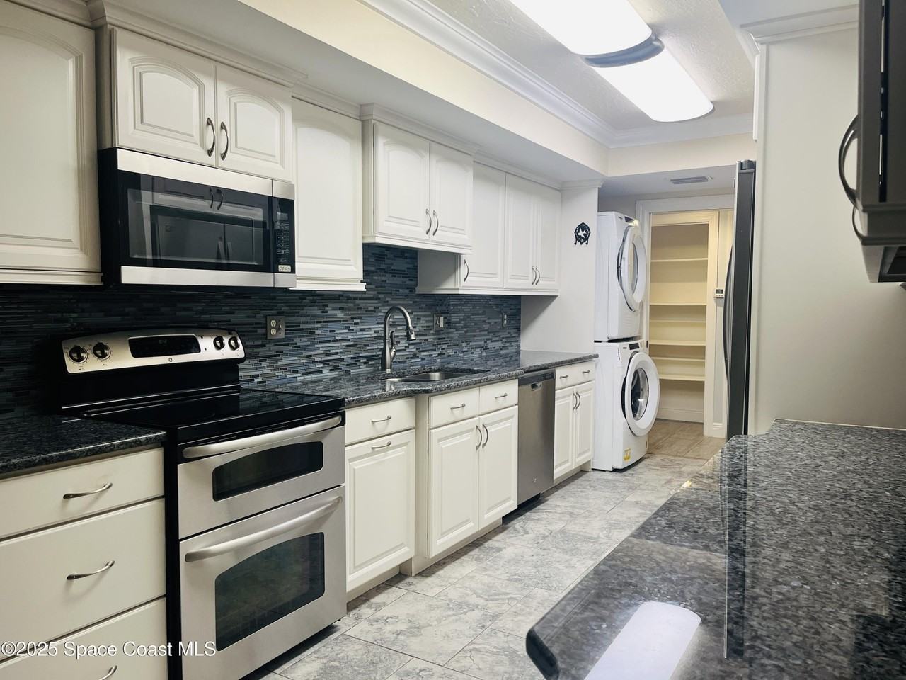 115 N Indian River Dr #109 - Photo 6 of 31