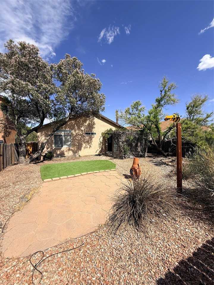 10639 Rockcliff Dr Nw - Photo 2 of 10