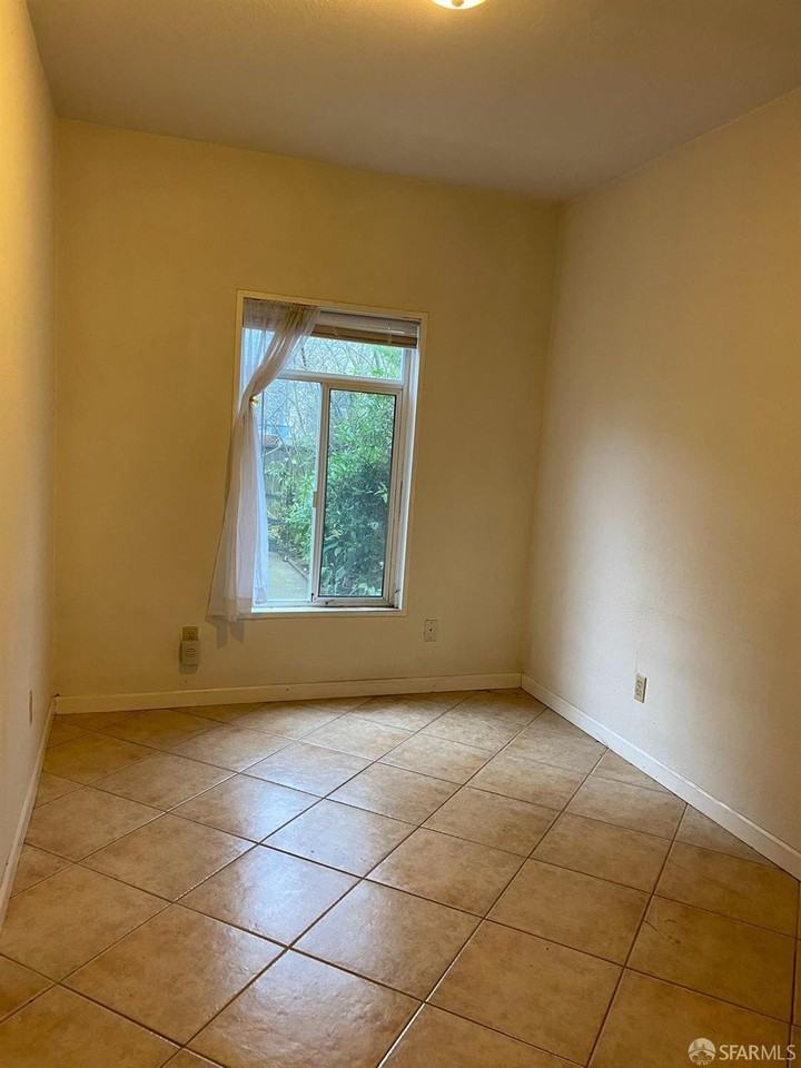 324 Cabrillo St - Photo 2 of 5