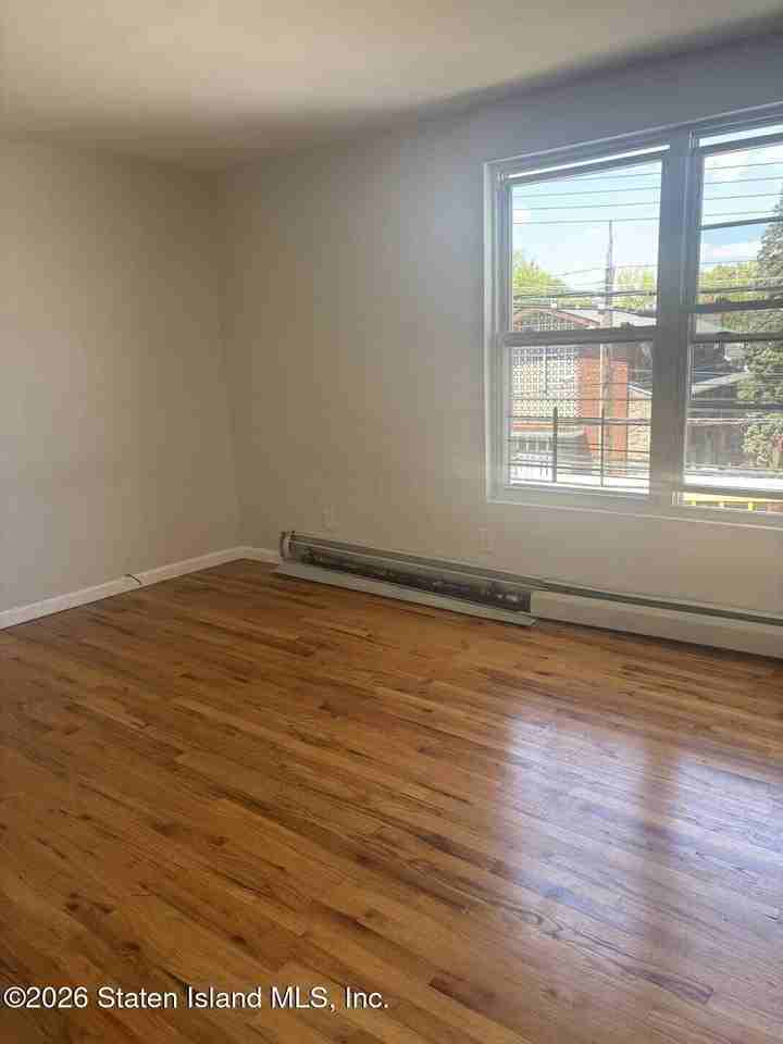 1294 Forest Ave - Photo 5 of 6