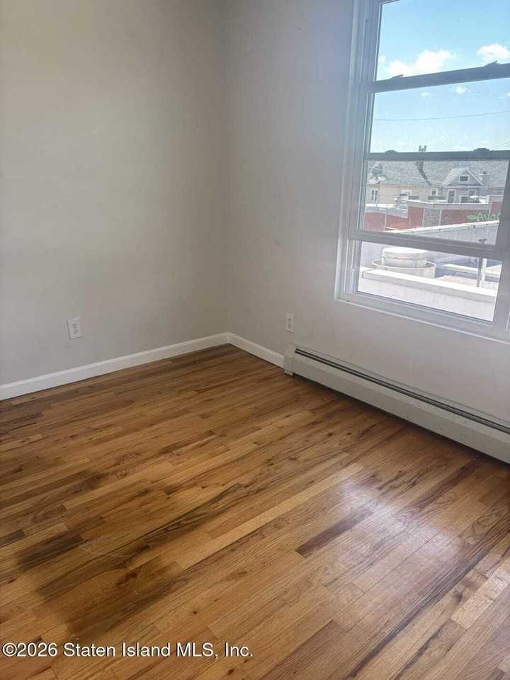 1294 Forest Ave - Photo 6 of 6