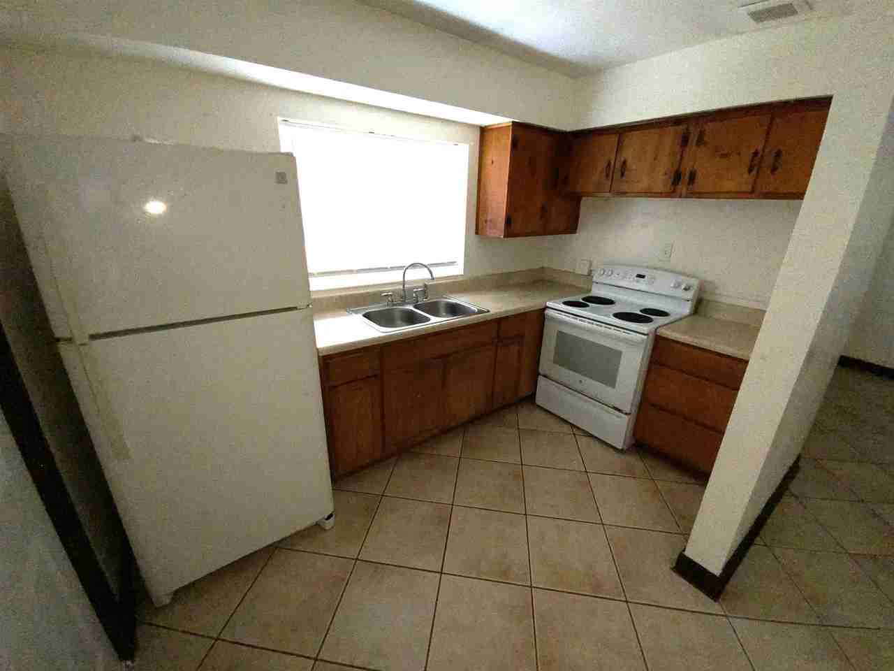 2408 Gillis St - Photo 5 of 16
