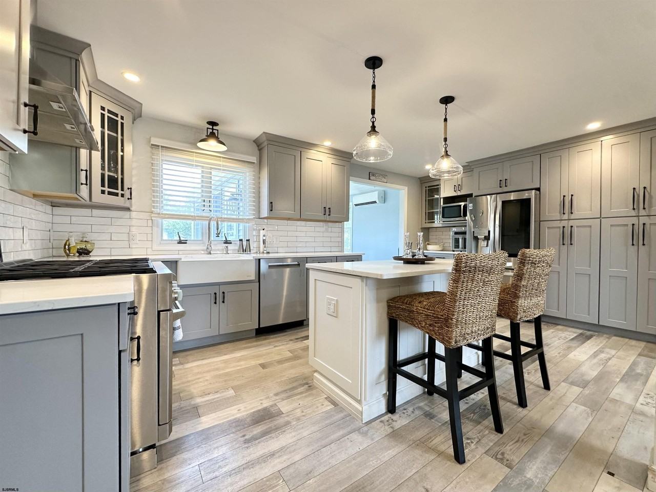 4514 Harbor Beach Blvd - Photo 4 of 19