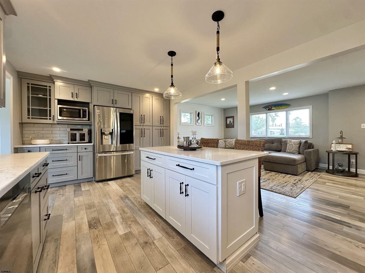 4514 Harbor Beach Blvd - Photo 5 of 19
