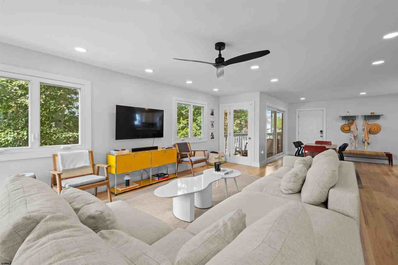 9417 Winchester Ave #A - Photo 3 of 37