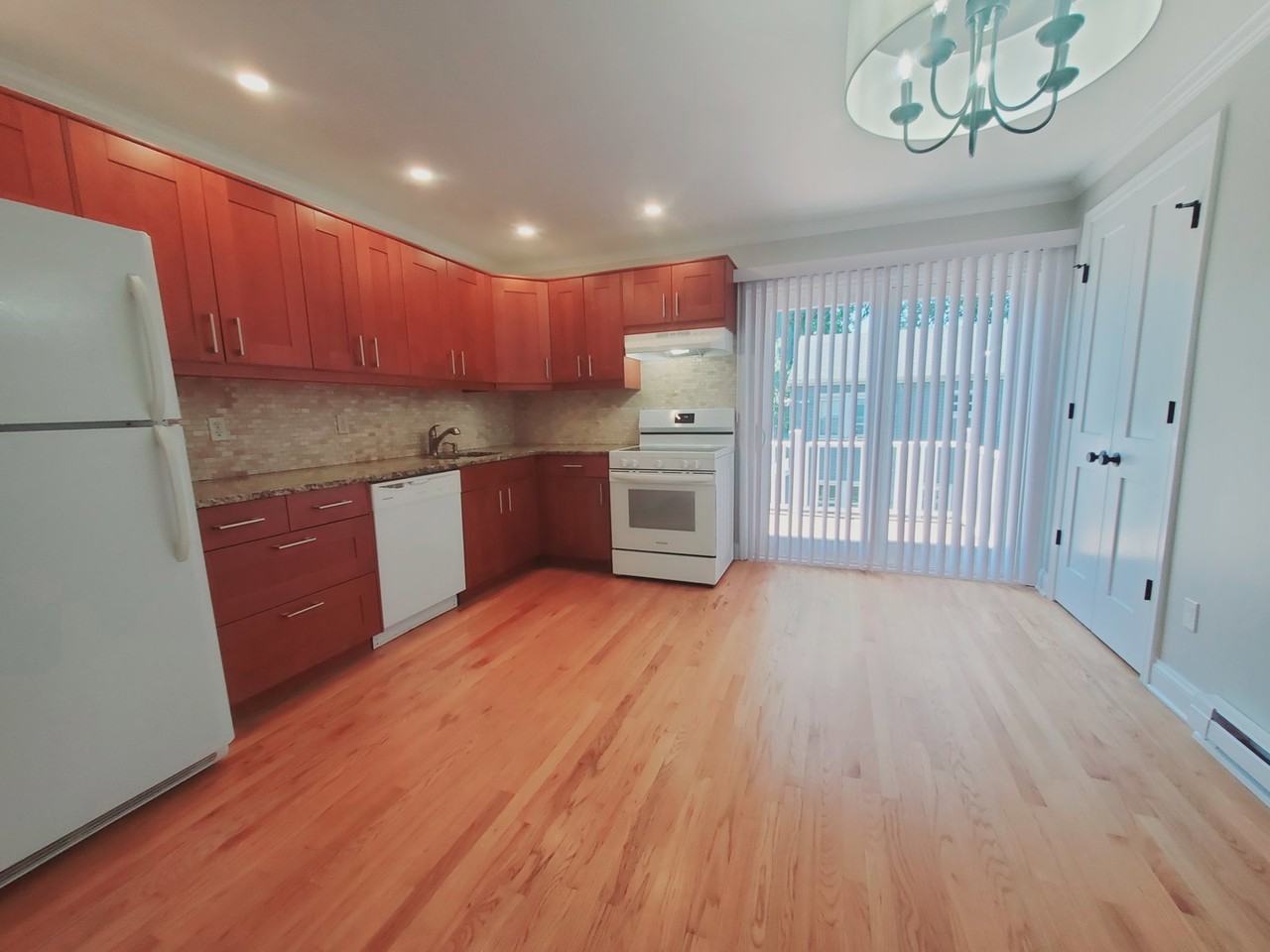 409 Glenbrook Rd #F - Photo 2 of 8