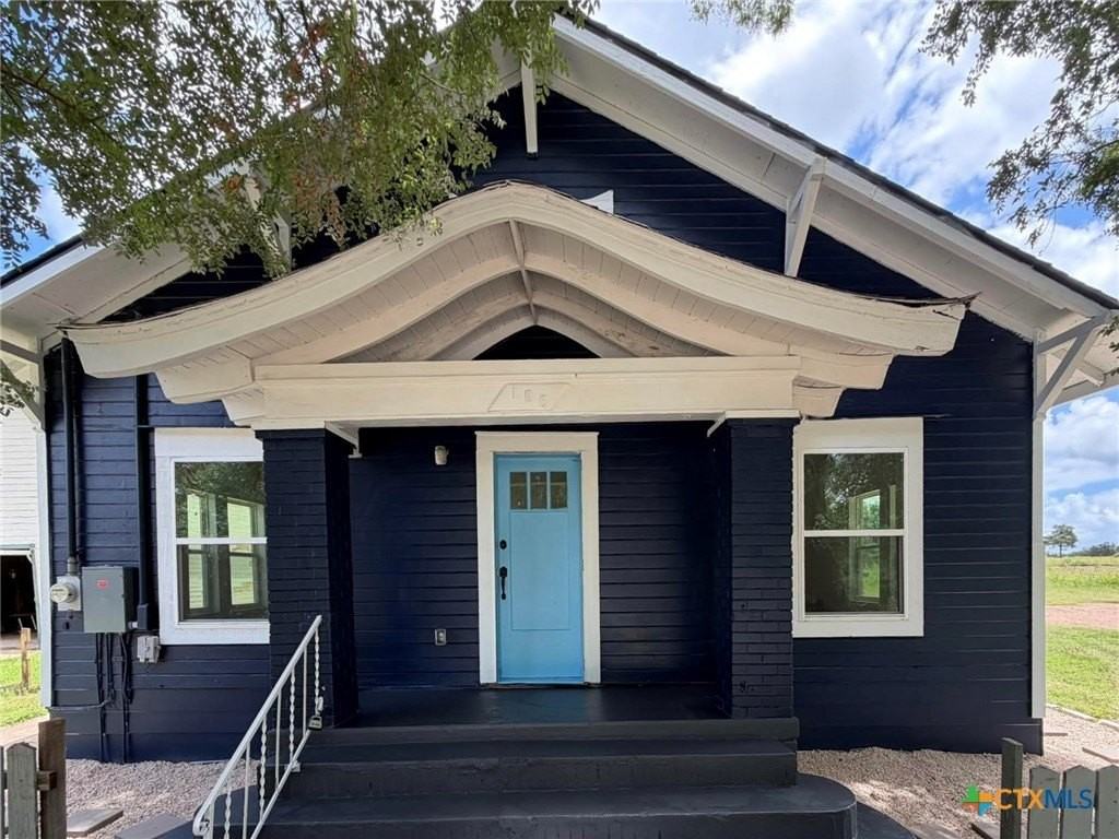 106 N Pear St