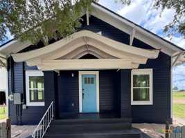 featured image of 106 N Pear St