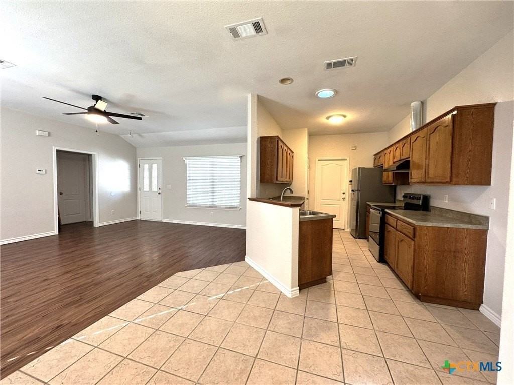 2038 Bentwood Dr - Photo 5 of 12