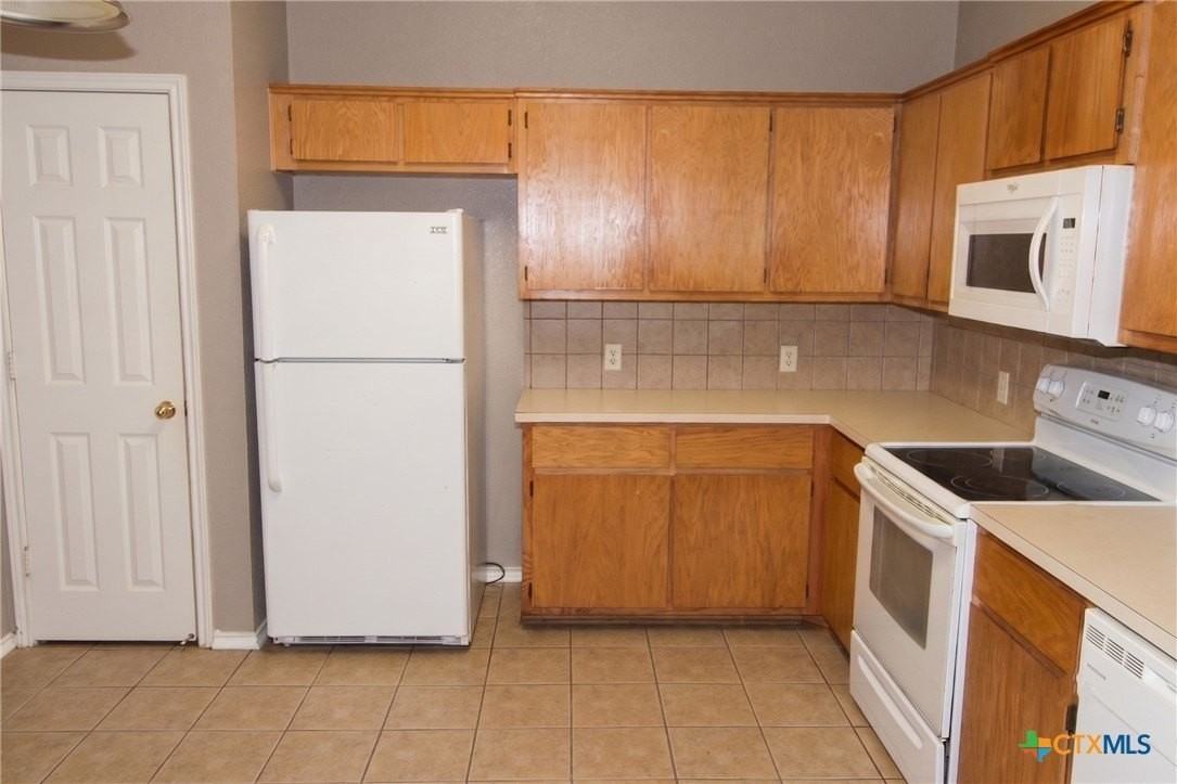 304 Jeff Gordon Dr #A - Photo 5 of 14