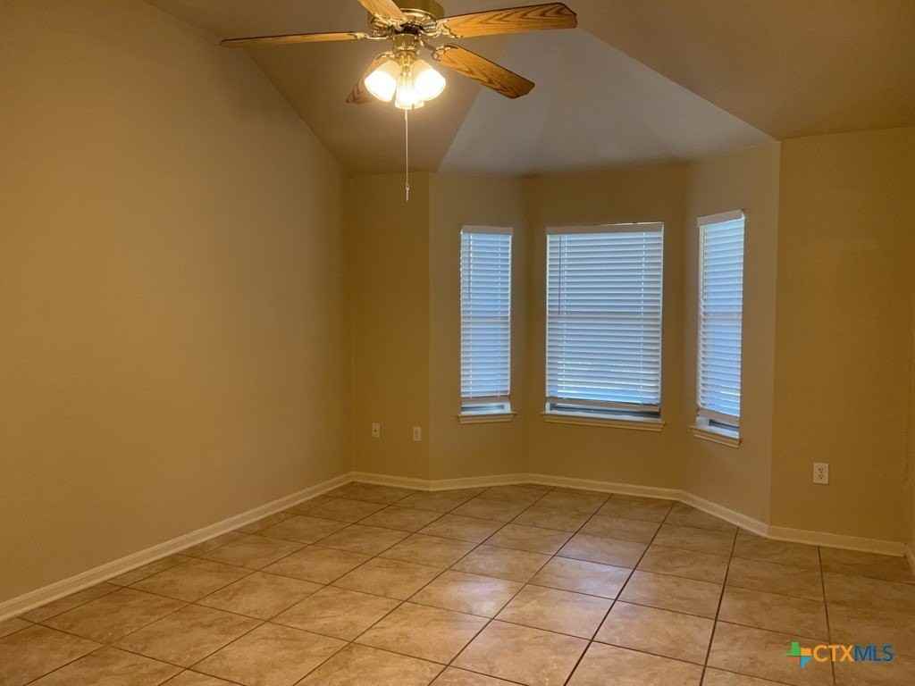 3906 Lone Oak Dr - Photo 5 of 15