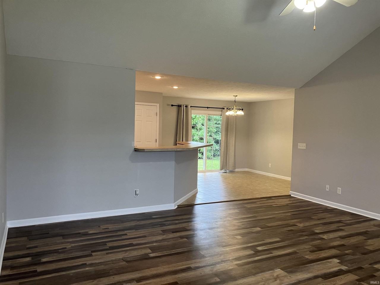 10655 Tecumseh Dr - Photo 4 of 23