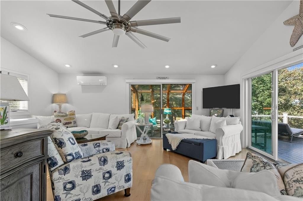 48 Therien Rd - Photo 4 of 35
