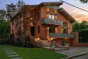 featured image of 14 Maxcy Dr