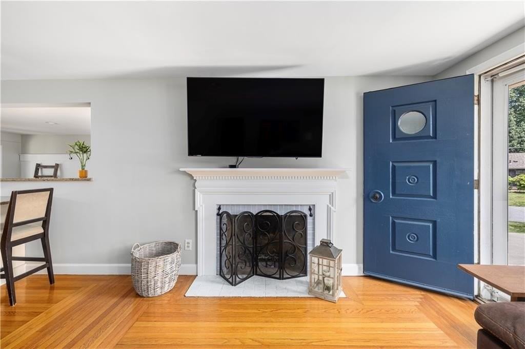 96 Redwood Dr - Photo 4 of 33