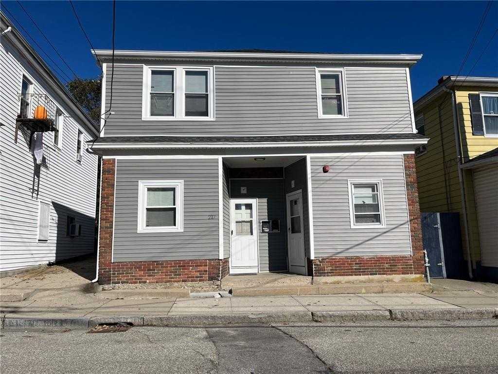 217 State St #1R