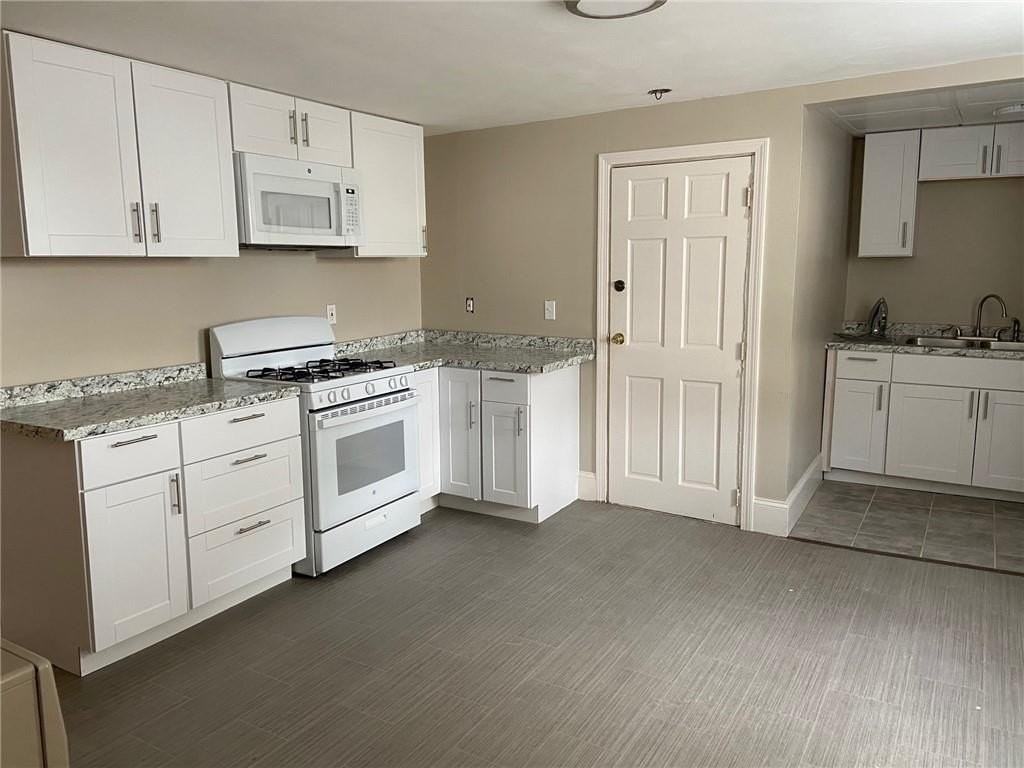 217 State St #1R - Photo 2 of 9