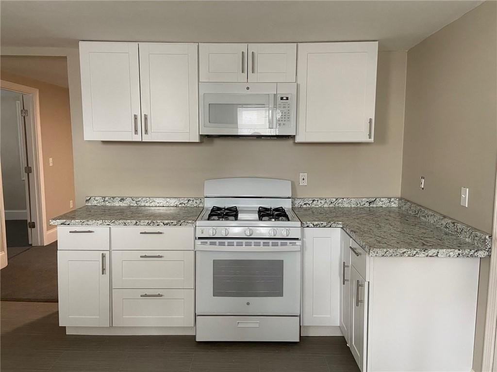 217 State St #1R - Photo 3 of 9